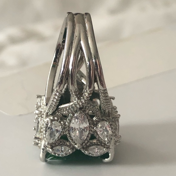 🦚Elegant 925 Silver Ring Green & Clear Stone Sz 9.5🦚 - Picture 5 of 15